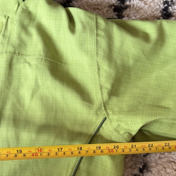 Marmot lime green winter jacket removable hood and snap waist zip close pockets - Picture 15 of 16